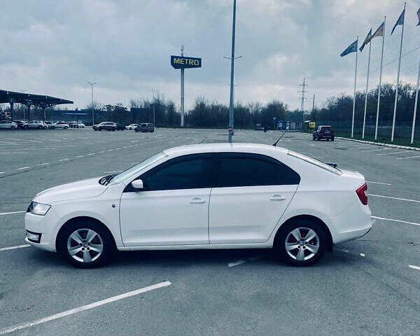 Білий Шкода Рапід, об'ємом двигуна 1.6 л та пробігом 257 тис. км за 8500 $, фото 10 на Automoto.ua