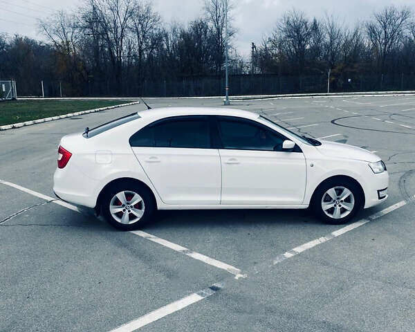 Білий Шкода Рапід, об'ємом двигуна 1.6 л та пробігом 257 тис. км за 8500 $, фото 8 на Automoto.ua