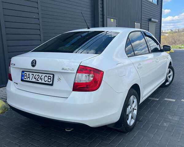 Шкода Рапид 2014 в Кропивницком (Кировограде) на Automoto.ua Белый Шкода Рапид, объемом двигателя 1.2 л и пробегом 175 тыс. км за 8100 $, фото 2 на Automoto.ua