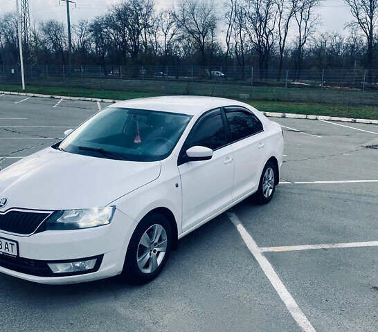 Білий Шкода Рапід, об'ємом двигуна 1.6 л та пробігом 257 тис. км за 8500 $, фото 11 на Automoto.ua