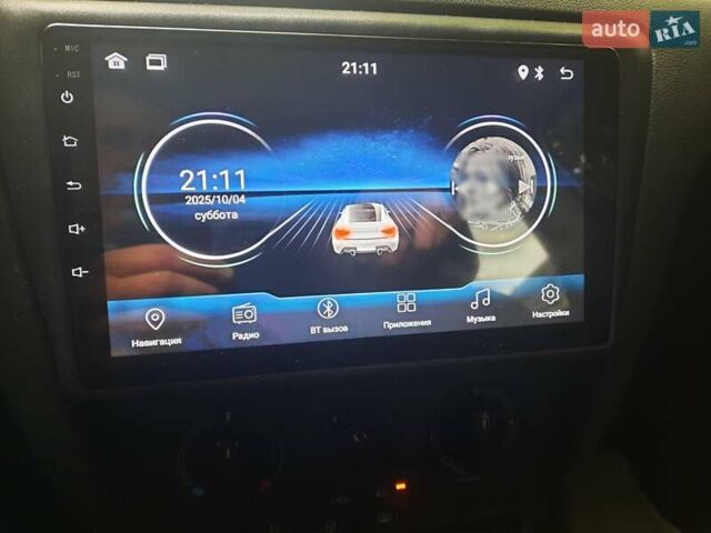 Белый Шкода Рапид, объемом двигателя 1.2 л и пробегом 291 тыс. км за 7000 $, фото 14 на Automoto.ua