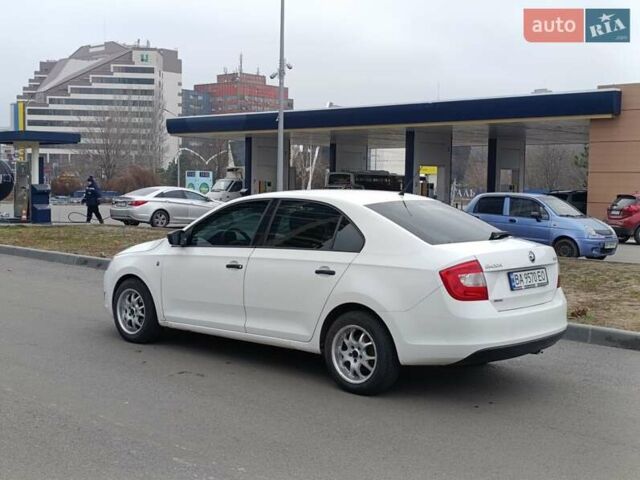 Белый Шкода Рапид, объемом двигателя 1.2 л и пробегом 314 тыс. км за 6800 $, фото 14 на Automoto.ua
