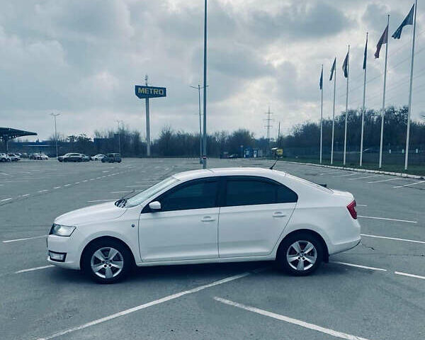 Білий Шкода Рапід, об'ємом двигуна 1.6 л та пробігом 257 тис. км за 8500 $, фото 2 на Automoto.ua