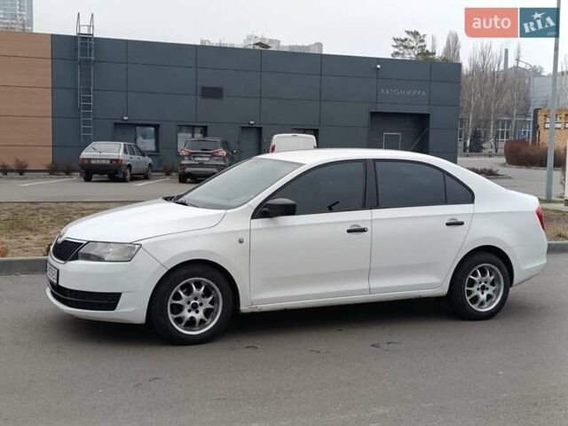 Белый Шкода Рапид, объемом двигателя 1.2 л и пробегом 314 тыс. км за 6800 $, фото 6 на Automoto.ua