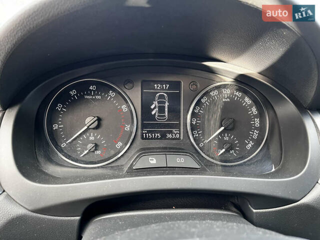 Белый Шкода Рапид, объемом двигателя 1.6 л и пробегом 115 тыс. км за 11600 $, фото 14 на Automoto.ua