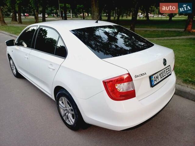 Білий Шкода Рапід, об'ємом двигуна 1.6 л та пробігом 240 тис. км за 7000 $, фото 20 на Automoto.ua