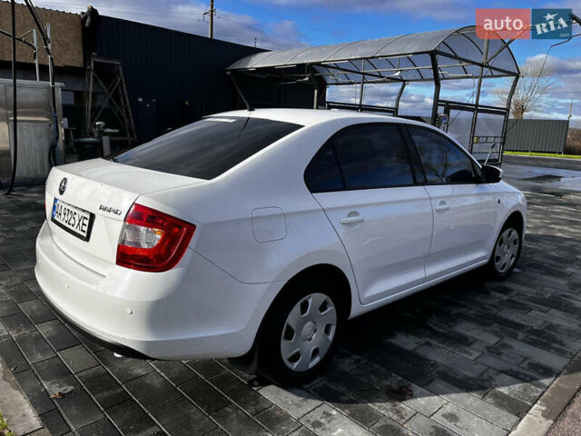 Белый Шкода Рапид, объемом двигателя 1.6 л и пробегом 115 тыс. км за 11600 $, фото 3 на Automoto.ua