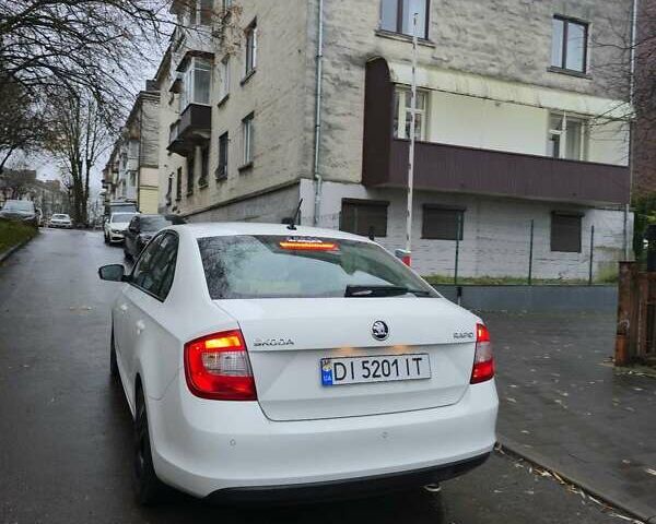 Белый Шкода Рапид, объемом двигателя 1.4 л и пробегом 228 тыс. км за 7500 $, фото 7 на Automoto.ua