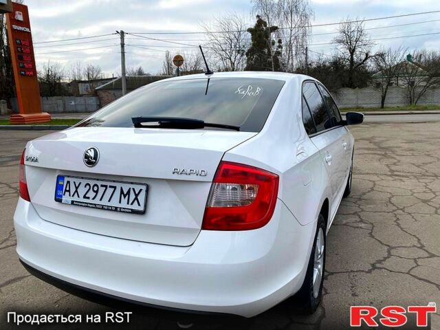 Білий Шкода Рапід, об'ємом двигуна 1.6 л та пробігом 200 тис. км за 8500 $, фото 3 на Automoto.ua