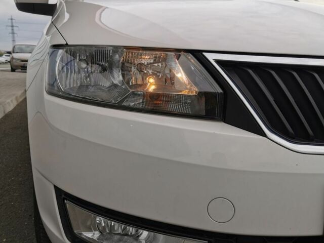 Білий Шкода Рапід, об'ємом двигуна 1 л та пробігом 280 тис. км за 7500 $, фото 2 на Automoto.ua