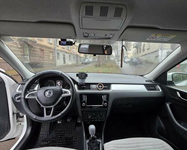 Белый Шкода Рапид, объемом двигателя 1.4 л и пробегом 228 тыс. км за 7500 $, фото 19 на Automoto.ua