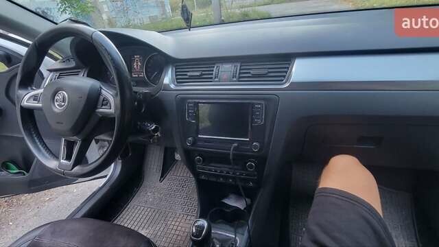 Білий Шкода Рапід, об'ємом двигуна 1.6 л та пробігом 150 тис. км за 9000 $, фото 19 на Automoto.ua