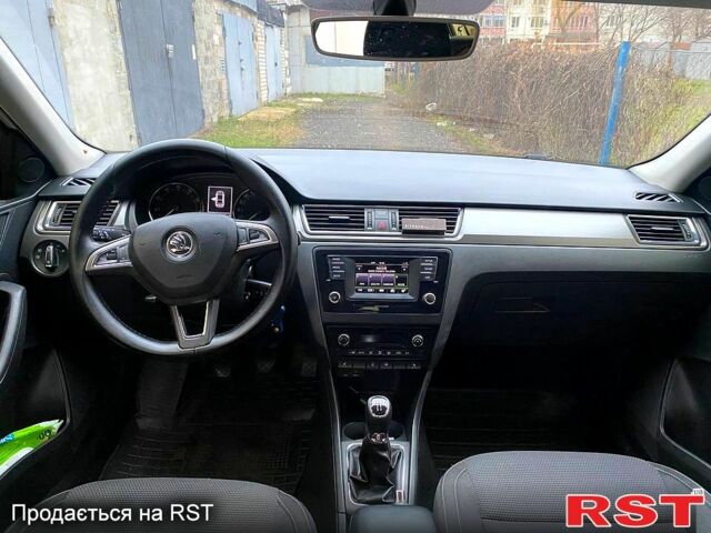 Білий Шкода Рапід, об'ємом двигуна 1.6 л та пробігом 200 тис. км за 8500 $, фото 12 на Automoto.ua