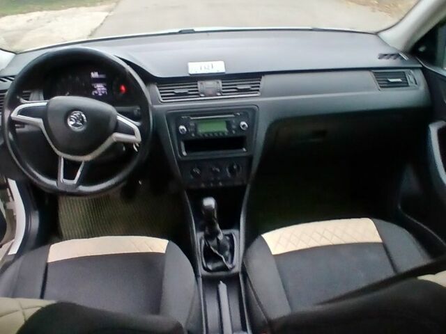 Білий Шкода Рапід, об'ємом двигуна 1.2 л та пробігом 106 тис. км за 6300 $, фото 8 на Automoto.ua