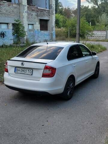 Білий Шкода Рапід, об'ємом двигуна 1.6 л та пробігом 150 тис. км за 9000 $, фото 1 на Automoto.ua