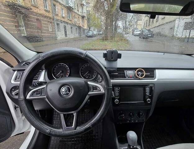 Белый Шкода Рапид, объемом двигателя 1.4 л и пробегом 228 тыс. км за 7500 $, фото 11 на Automoto.ua