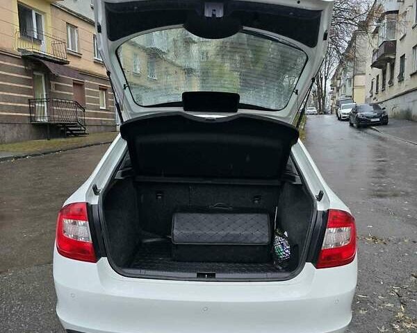Белый Шкода Рапид, объемом двигателя 1.4 л и пробегом 228 тыс. км за 7500 $, фото 9 на Automoto.ua