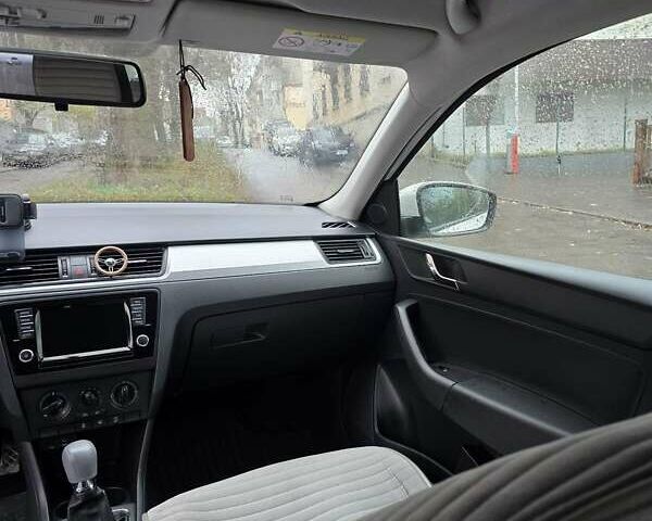 Белый Шкода Рапид, объемом двигателя 1.4 л и пробегом 228 тыс. км за 7500 $, фото 21 на Automoto.ua