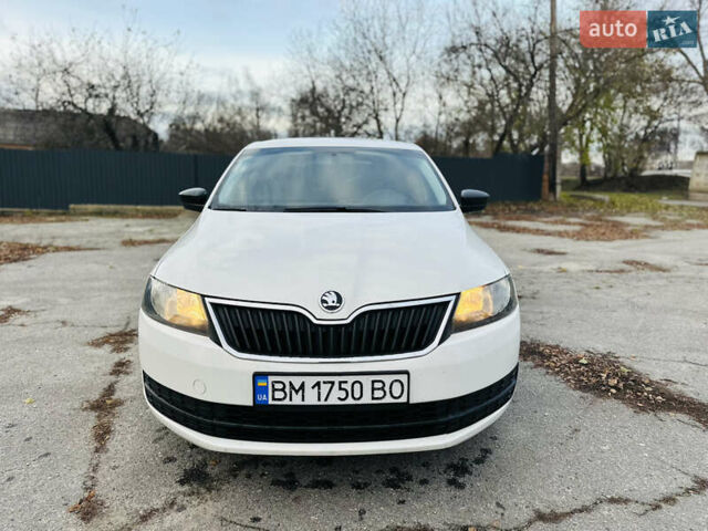 Белый Шкода Рапид, объемом двигателя 1.2 л и пробегом 65 тыс. км за 9300 $, фото 3 на Automoto.ua