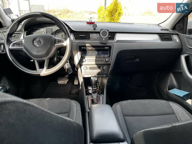 Белый Шкода Рапид, объемом двигателя 1.6 л и пробегом 115 тыс. км за 11600 $, фото 13 на Automoto.ua