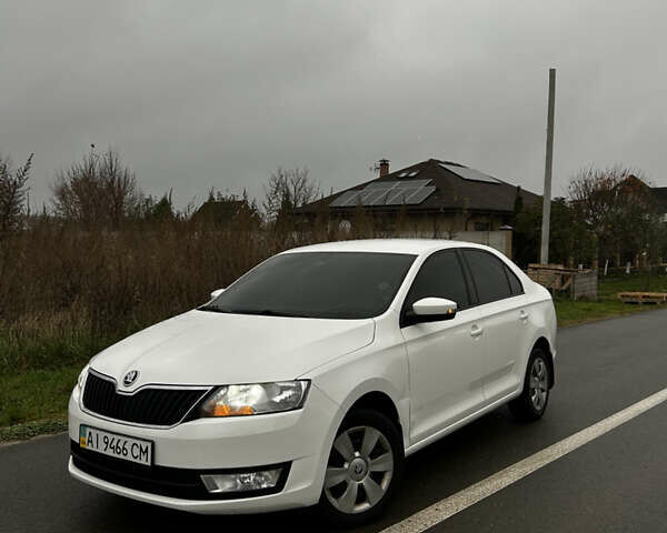 Белый Шкода Рапид, объемом двигателя 1.6 л и пробегом 115 тыс. км за 13000 $, фото 3 на Automoto.ua