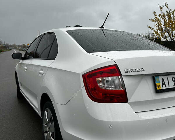 Белый Шкода Рапид, объемом двигателя 1.6 л и пробегом 115 тыс. км за 13000 $, фото 7 на Automoto.ua