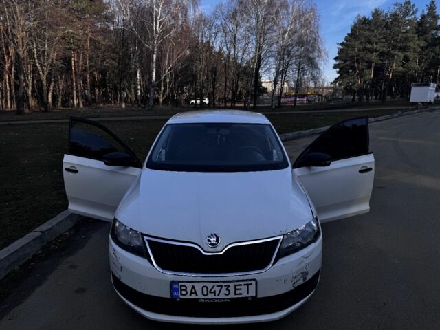 Белый Шкода Рапид, объемом двигателя 1.2 л и пробегом 260 тыс. км за 6600 $, фото 12 на Automoto.ua