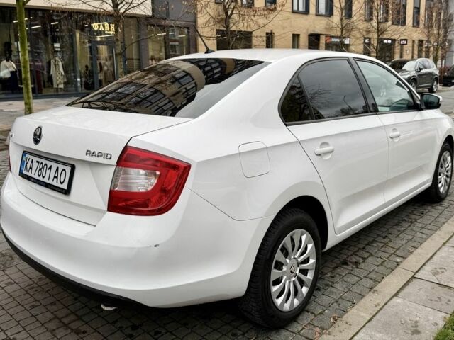 Белый Шкода Рапид, объемом двигателя 1.2 л и пробегом 141 тыс. км за 7800 $, фото 7 на Automoto.ua