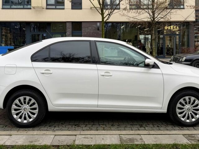 Белый Шкода Рапид, объемом двигателя 1.2 л и пробегом 141 тыс. км за 7800 $, фото 8 на Automoto.ua