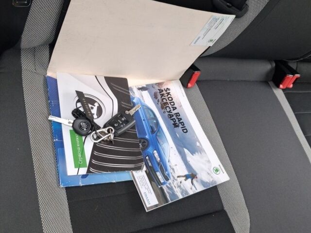 Белый Шкода Рапид, объемом двигателя 1.6 л и пробегом 114 тыс. км за 11000 $, фото 11 на Automoto.ua