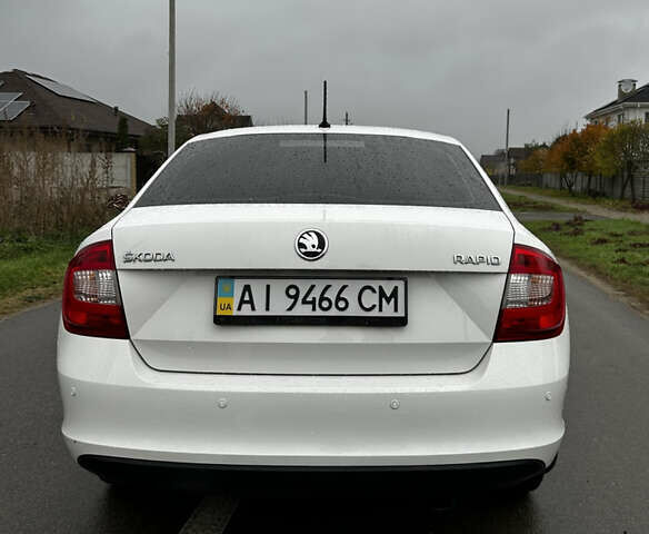 Белый Шкода Рапид, объемом двигателя 1.6 л и пробегом 115 тыс. км за 13000 $, фото 6 на Automoto.ua