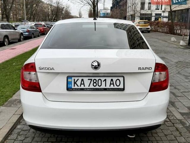 Белый Шкода Рапид, объемом двигателя 1.2 л и пробегом 141 тыс. км за 7800 $, фото 5 на Automoto.ua