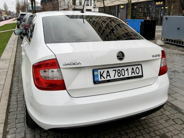 Белый Шкода Рапид, объемом двигателя 1.2 л и пробегом 141 тыс. км за 7800 $, фото 4 на Automoto.ua