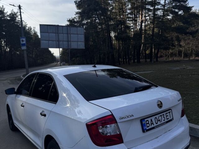 Белый Шкода Рапид, объемом двигателя 1.2 л и пробегом 260 тыс. км за 6600 $, фото 18 на Automoto.ua