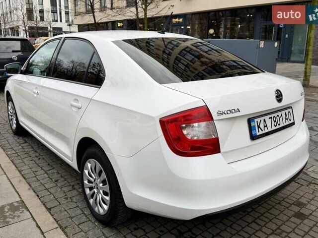 Белый Шкода Рапид, объемом двигателя 1.2 л и пробегом 141 тыс. км за 7800 $, фото 3 на Automoto.ua