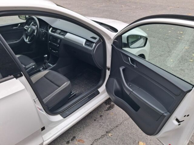 Белый Шкода Рапид, объемом двигателя 1.6 л и пробегом 114 тыс. км за 11000 $, фото 12 на Automoto.ua