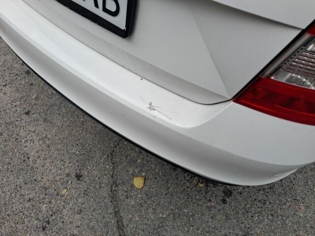 Белый Шкода Рапид, объемом двигателя 1.6 л и пробегом 114 тыс. км за 11000 $, фото 4 на Automoto.ua