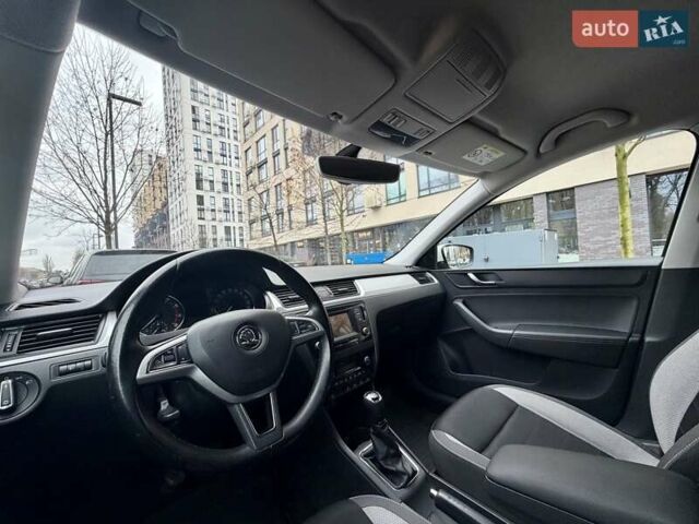 Белый Шкода Рапид, объемом двигателя 1.2 л и пробегом 141 тыс. км за 7800 $, фото 13 на Automoto.ua