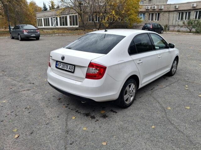 Белый Шкода Рапид, объемом двигателя 1.6 л и пробегом 114 тыс. км за 11000 $, фото 2 на Automoto.ua
