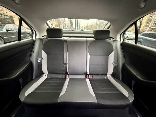 Белый Шкода Рапид, объемом двигателя 1.2 л и пробегом 141 тыс. км за 7800 $, фото 19 на Automoto.ua