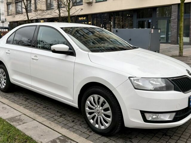 Белый Шкода Рапид, объемом двигателя 1.2 л и пробегом 141 тыс. км за 7800 $, фото 9 на Automoto.ua
