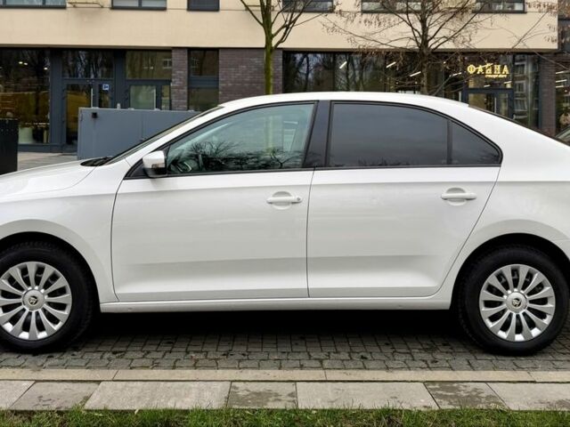 Белый Шкода Рапид, объемом двигателя 1.2 л и пробегом 141 тыс. км за 7800 $, фото 2 на Automoto.ua