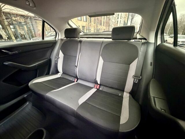 Белый Шкода Рапид, объемом двигателя 1.2 л и пробегом 141 тыс. км за 7800 $, фото 18 на Automoto.ua