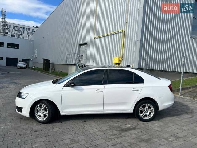Белый Шкода Рапид, объемом двигателя 1.6 л и пробегом 310 тыс. км за 5400 $, фото 6 на Automoto.ua