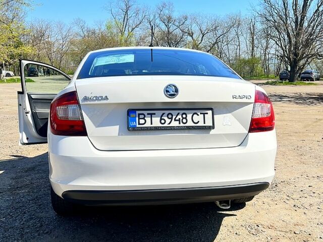Білий Шкода Рапід, об'ємом двигуна 1 л та пробігом 130 тис. км за 9700 $, фото 2 на Automoto.ua