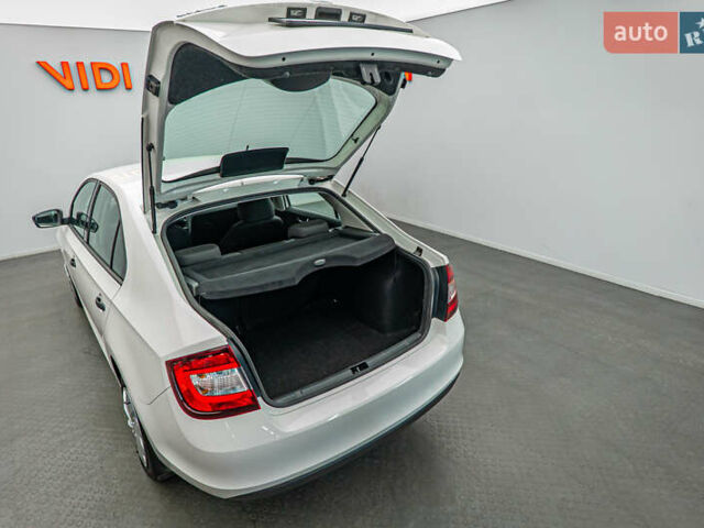 Білий Шкода Рапід, об'ємом двигуна 1.6 л та пробігом 78 тис. км за 11644 $, фото 5 на Automoto.ua