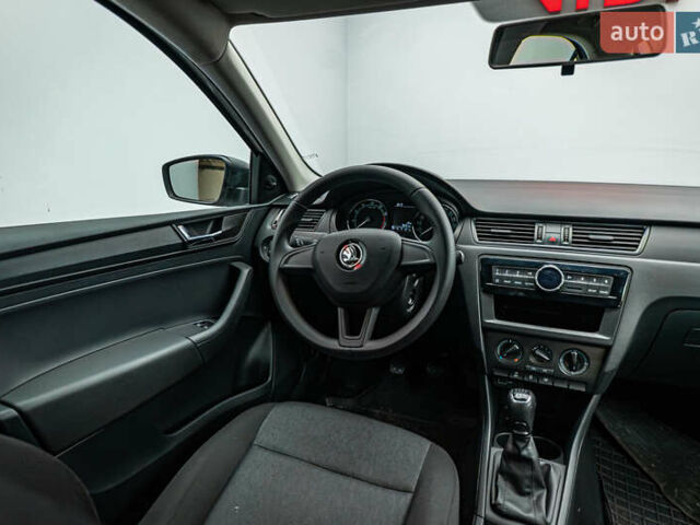 Білий Шкода Рапід, об'ємом двигуна 1.6 л та пробігом 78 тис. км за 11644 $, фото 8 на Automoto.ua