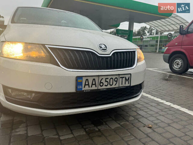 Белый Шкода Рапид, объемом двигателя 1.6 л и пробегом 157 тыс. км за 8750 $, фото 10 на Automoto.ua