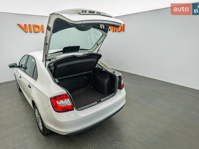 Білий Шкода Рапід, об'ємом двигуна 1.6 л та пробігом 111 тис. км за 10767 $, фото 6 на Automoto.ua