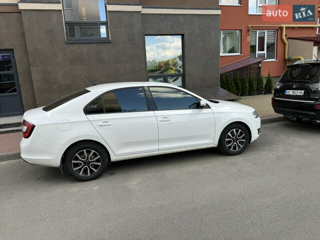 Белый Шкода Рапид, объемом двигателя 1.6 л и пробегом 160 тыс. км за 10000 $, фото 10 на Automoto.ua